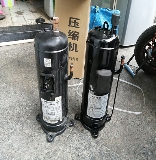 华龙中央空调压缩机的更换维修